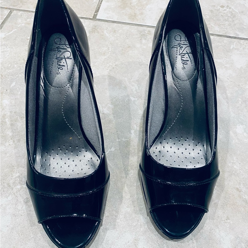 Life Stride Shiny Black Open-Toe Heels